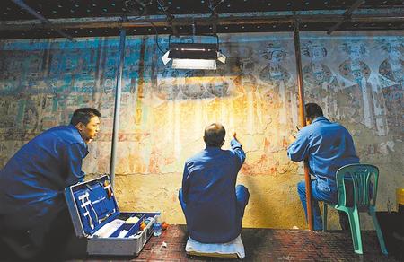 莫高窟記得，“飛天”記得…… ——敦煌研究院文物保護(hù)利用群體素描