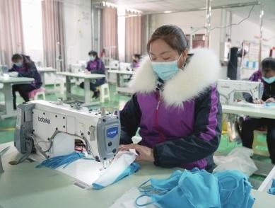 隴南宕昌：扶貧車間讓群眾在家門(mén)口就業(yè)（圖）