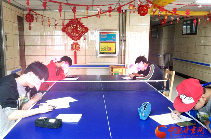 停課不?？?蘭州市兒童福利院組織初三學(xué)生首次線上月考 