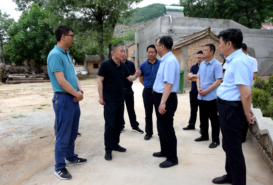 王銳深入麥積區(qū)、甘谷縣掛牌督戰(zhàn)村調(diào)研指導(dǎo)脫貧攻堅工作