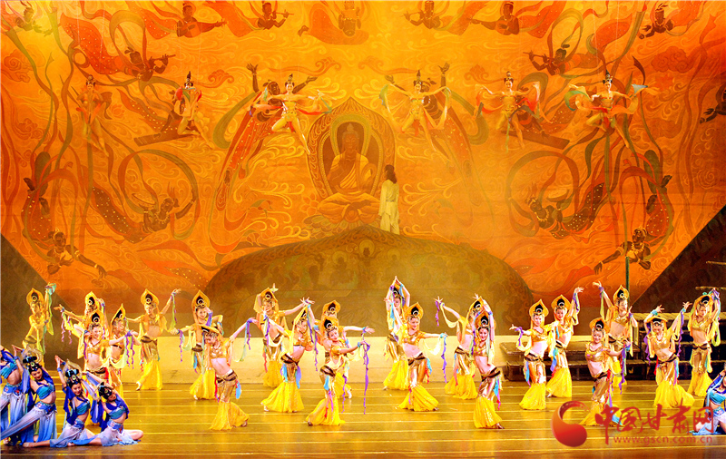 8月8日晚，《絲路花雨》《大夢敦煌》首次同臺亮相蘭州