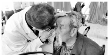 致敬時(shí)代楷?！瓣P(guān)愛八步沙林場(chǎng)大漠治沙人眼健康公益行動(dòng)”啟動(dòng)