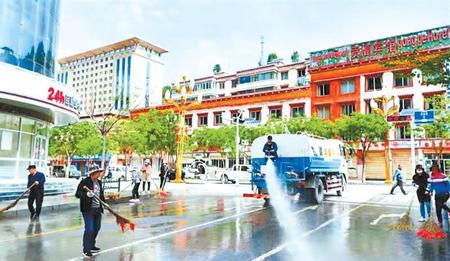 甘南州迭部縣對扎尕那景區(qū)周邊的人居環(huán)境進行集中整治