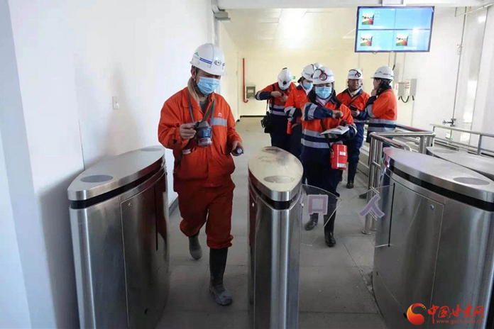 【新春走基層】春節(jié)，他們依然堅(jiān)守在600米礦井下