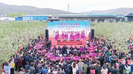 隴南禮縣舉辦“學(xué)黨史·感黨恩·賞花?！むl(xiāng)村游”活動(dòng)