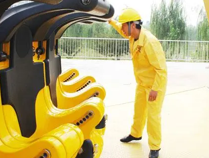 蘭州市河長制辦公室工作推進(jìn)會(huì)要求加強(qiáng)旅游設(shè)備安全檢查