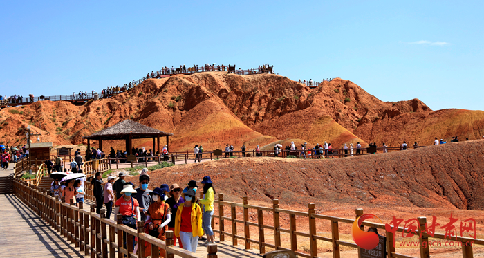 端午假期張掖共接待游客87.05萬人次，實(shí)現(xiàn)旅游收入4.64億元