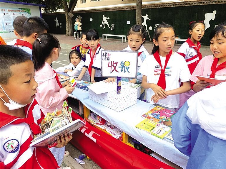 蘭州西固22所學(xué)校開展愛(ài)心義賣活動(dòng)