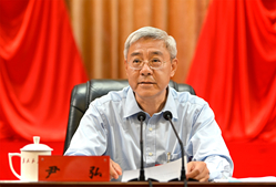 尹弘在學習習近平總書記“七一”重要講話精神專題讀書班上強調(diào) 不斷把學習貫徹“七一”重要講話精神引向深入 開創(chuàng)甘肅全面建設(shè)社會主義現(xiàn)代化事業(yè)新局面 任振鶴歐陽堅孫偉等出席