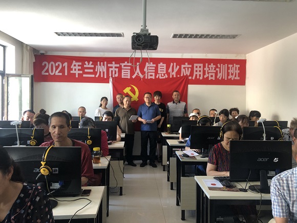 維權(quán)處黨支部開展“法律宣傳進(jìn)學(xué)?！敝驹刚叻?wù)活動(dòng)