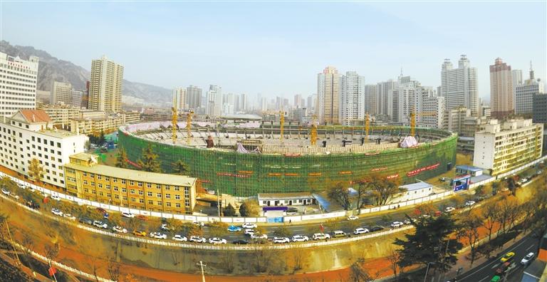 蘭州市七里河體育場(chǎng)主體封頂，預(yù)計(jì)明年7月交付使用