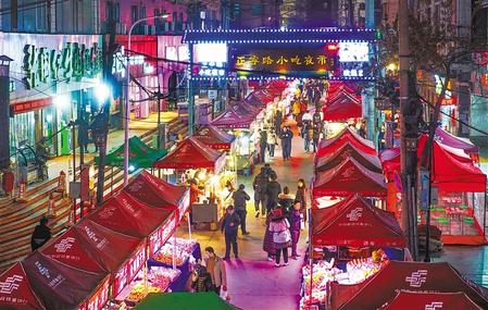 蘭州市城關(guān)區(qū)正寧路小吃夜市、南關(guān)民族風(fēng)味一條街恢復(fù)營業(yè)