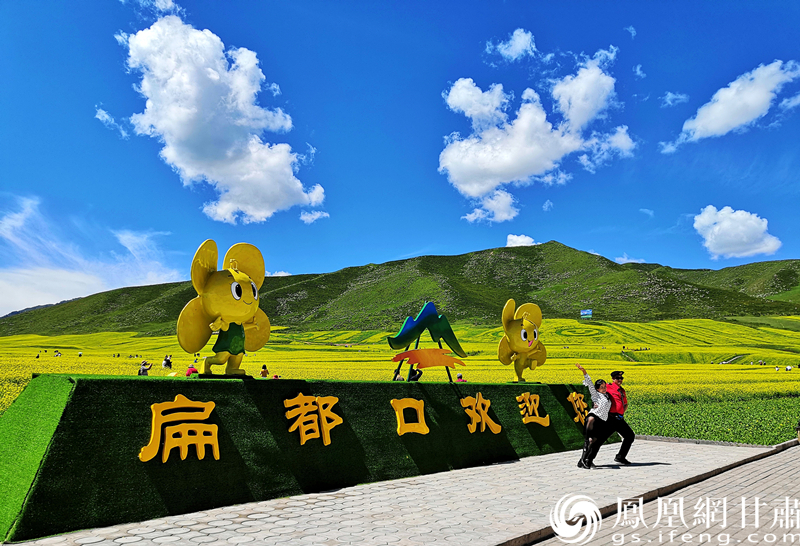 河西走廊張掖扁都口，古絲綢之路要道。王振武 攝