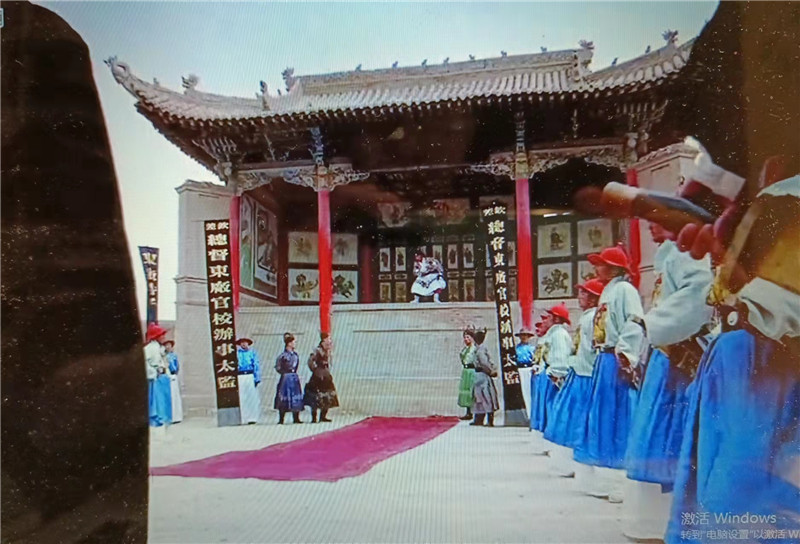 電影《新龍門客?！菲^之關(guān)城清代戲臺(tái)特寫(xiě)