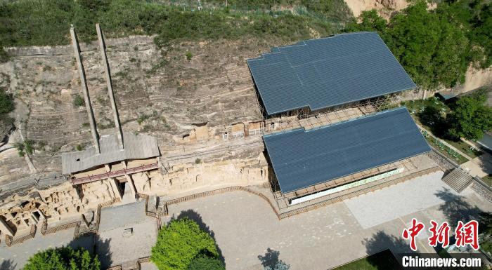 圖為航拍視角下的北石窟寺?！“瑧c龍 攝