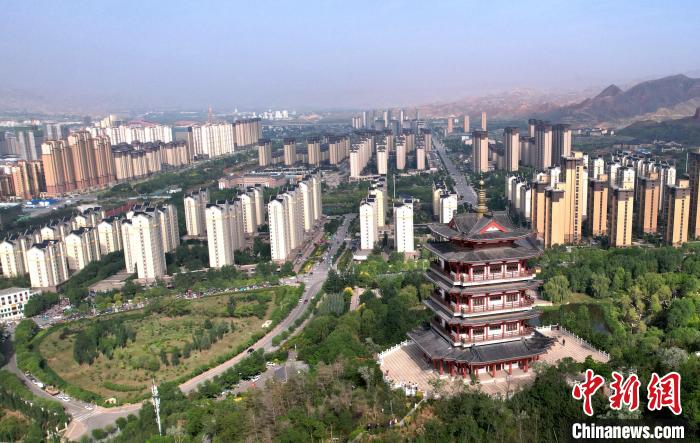 圖為“南涼古都”樂都朝陽山片區(qū)的今朝?！⊙Φ?攝