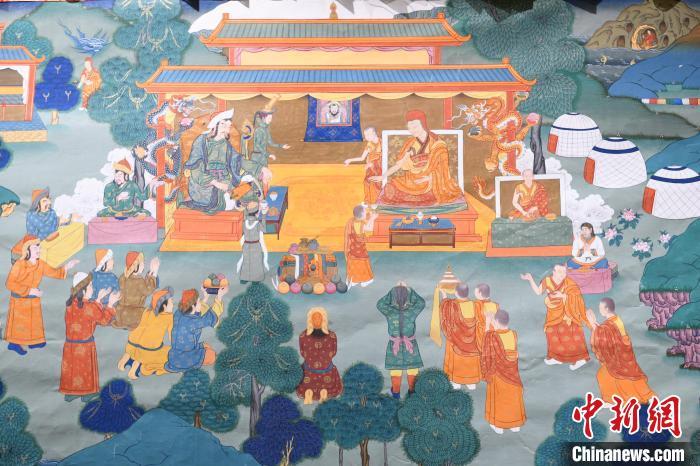 8月20日，在蘭州市博物館展出的大型歷史題材卷軸唐卡“涼州會(huì)盟”?！〈魑牟?攝