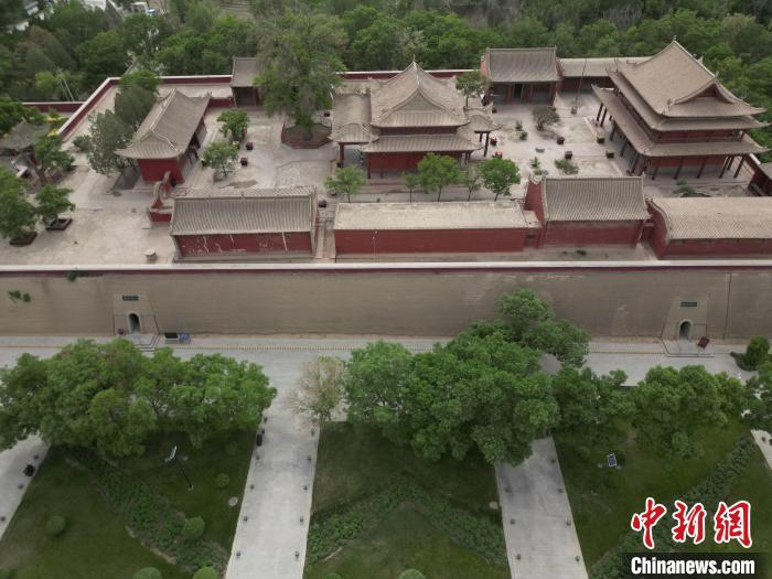 5月16日，航拍下的雷臺(tái)漢墓墓室入口。戴文昌　攝