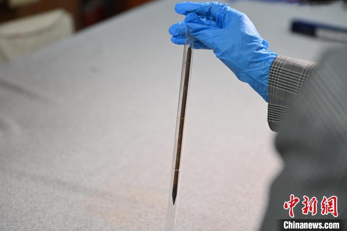 2024年5月7日，甘肅省博物館館藏國寶級文物“白馬作”毛筆。李亞龍　攝