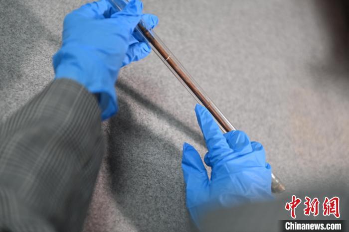 2024年5月7日，拍攝的甘肅省博物館館藏國寶級文物“白馬作”毛筆。李亞龍　攝