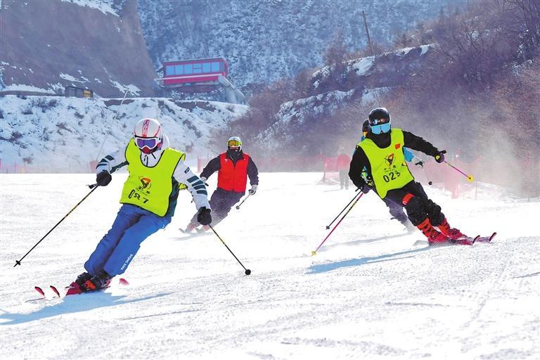 與永靖抱龍山的冰雪之約